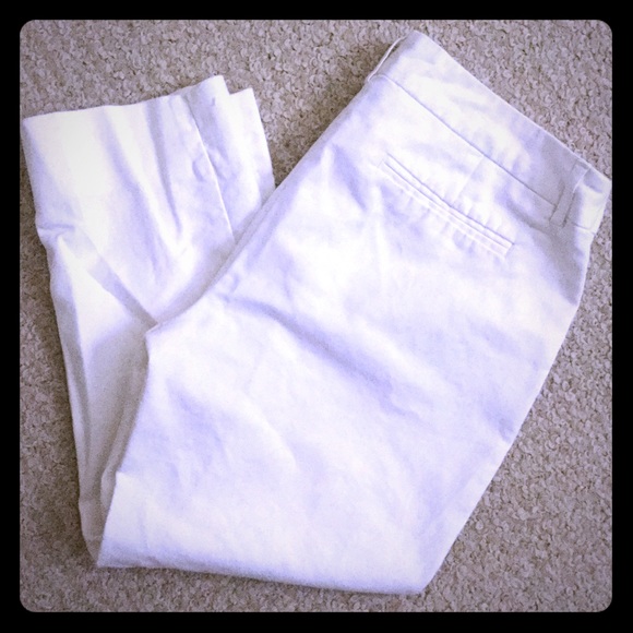 Adrienne Vittadini Pants - 🔥4/$10🔥 Bright white capris, size 8